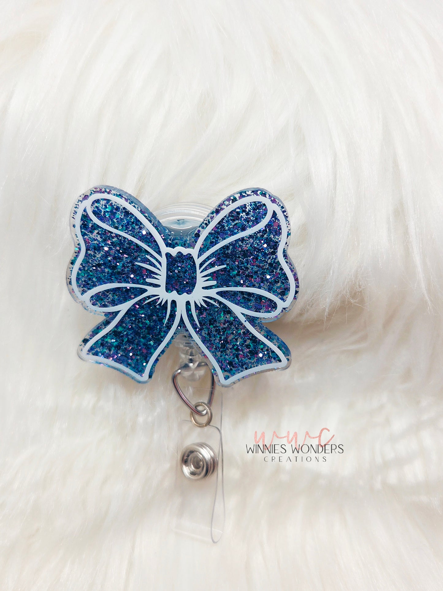 Bow Outline Badge Reel