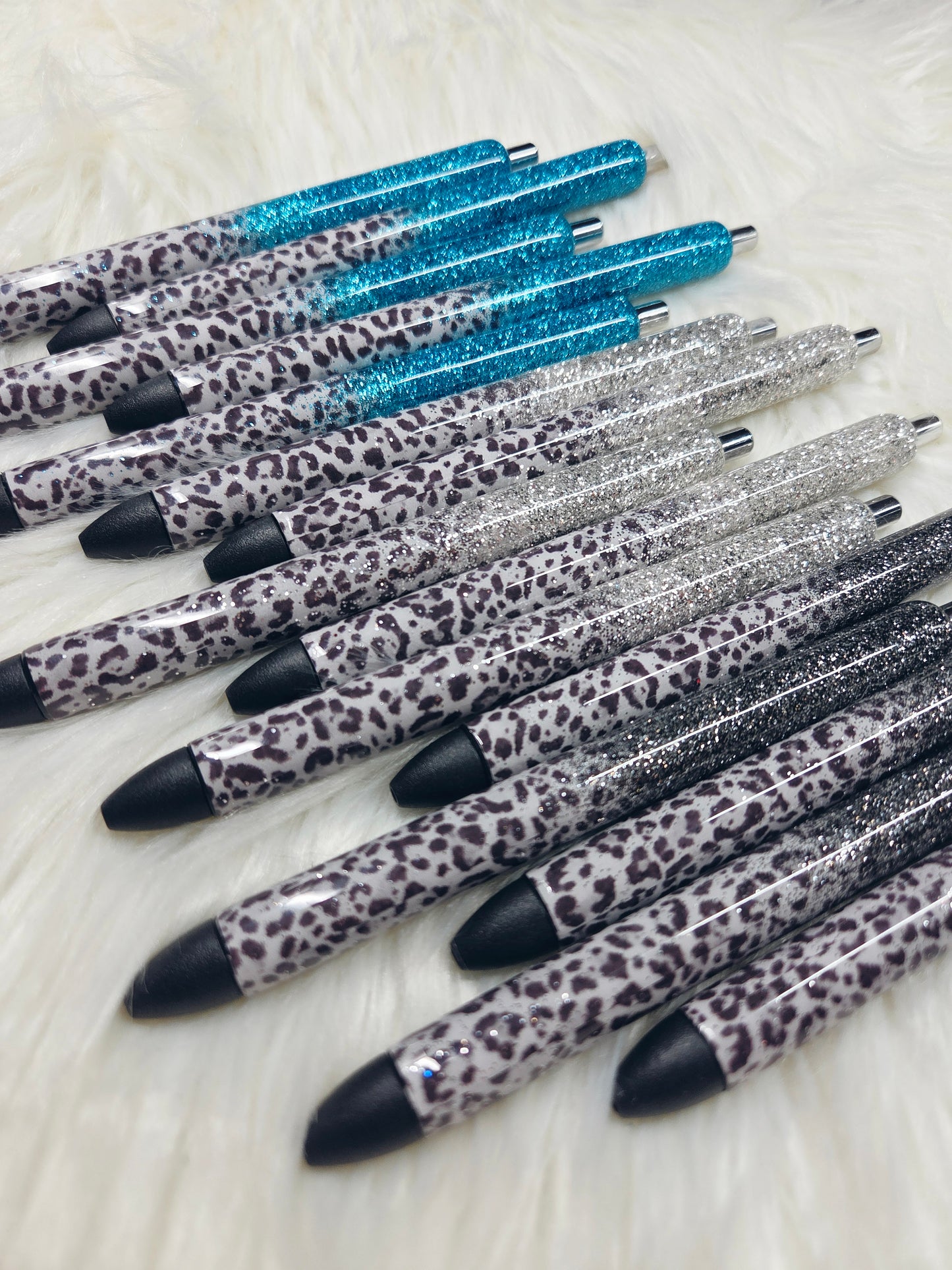 Gray Leopard Print Glitter Melt Pens